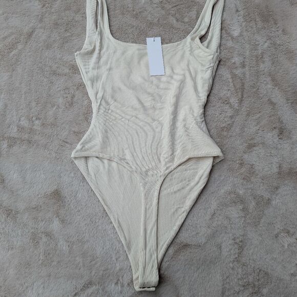 NWT Naked Wardrobe, Scoop Neck Thong Bodysuit, SZ SM, style NW-BOO46-H - Picture 4 of 10